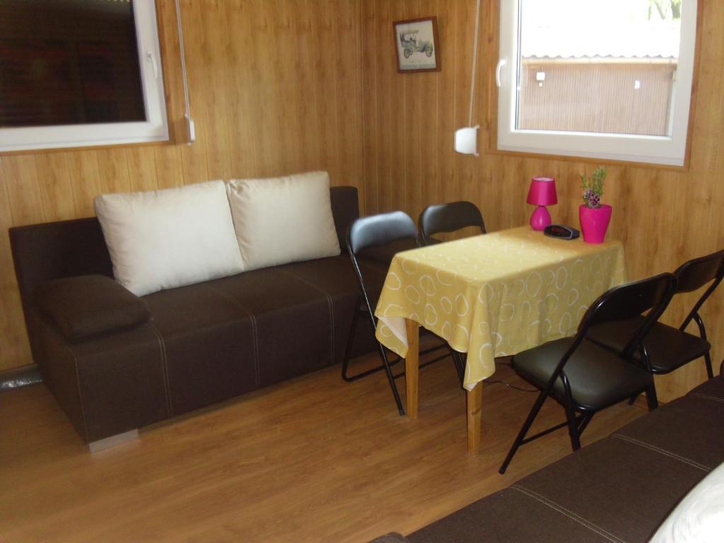 Domki Nad Jeziorem Karlowice Zimmer foto