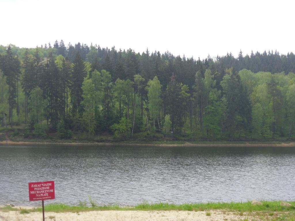 Domki Nad Jeziorem Karlowice Exterior foto